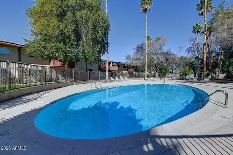 Exterior - 349 E Thomas Rd #E302, Phoenix, AZ 85012 photo 2 of 4