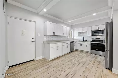 Kitchen - 349 E Thomas Rd #E302, Phoenix, AZ 85012 photo 3 of 3