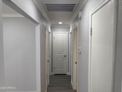 Entry Way - 3902 W Mclellan Blvd, Phoenix, AZ 85019 photo 2 of 3