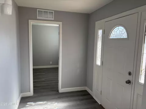 Entry Way - 3902 W Mclellan Blvd, Phoenix, AZ 85019 photo 3 of 3