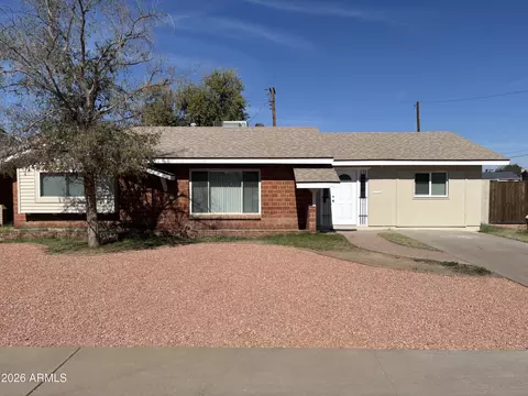 Exterior - 3902 W Mclellan Blvd, Phoenix, AZ 85019 photo 6 of 8