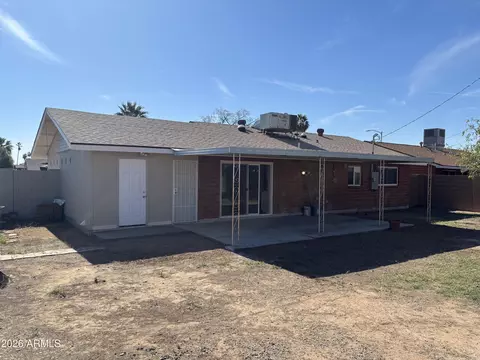 Exterior - 3902 W Mclellan Blvd, Phoenix, AZ 85019 photo 3 of 8