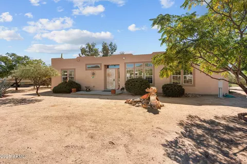 23345 W Los Huesos Way, Congress, AZ 85332