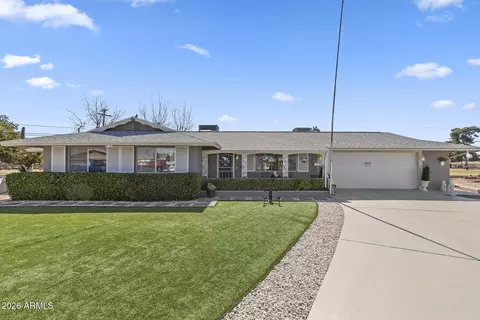 12801 N Lake Dr, Sun City, AZ 85351