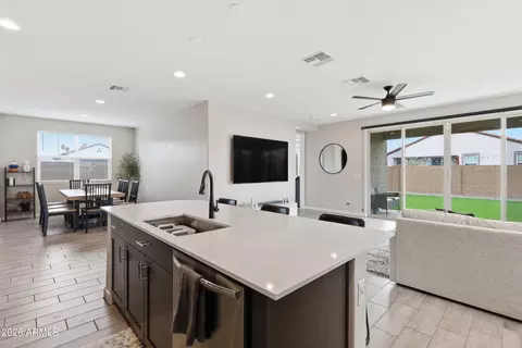 2323 W Grenadine Rd, Phoenix, AZ 85041
