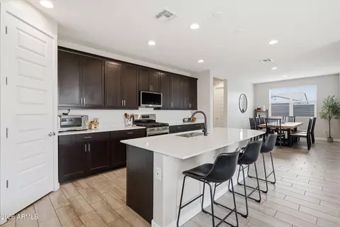 Kitchen - 2323 W Grenadine Rd, Phoenix, AZ 85041 photo 4 of 4