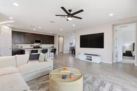Entry Way - 2323 W Grenadine Rd, Phoenix, AZ 85041 photo 1 of 5