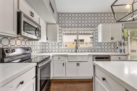 Kitchen - 4251 E South Fork Dr, Phoenix, AZ 85044 photo 2 of 3