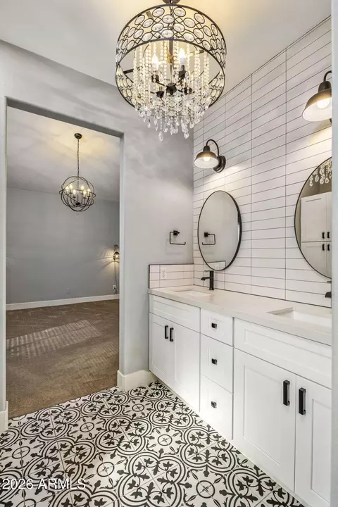 Bath - 4251 E South Fork Dr, Phoenix, AZ 85044 photo 3 of 4