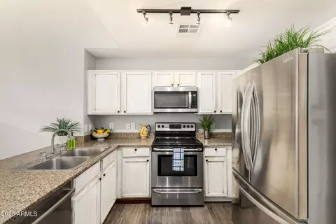 Kitchen - 4330 E Jasper Dr, Gilbert, AZ 85296 photo 3 of 3