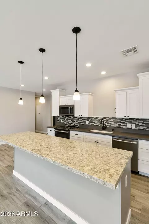 Kitchen - 973 N Boyd Rd, Apache Junction, AZ 85119 photo 4 of 5
