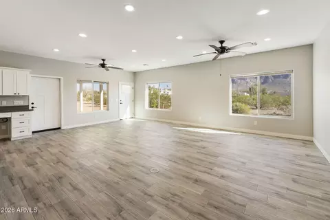 Living - 973 N Boyd Rd, Apache Junction, AZ 85119 photo 3 of 4