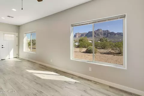 Living - 973 N Boyd Rd, Apache Junction, AZ 85119 photo 4 of 4