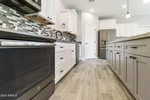 Kitchen - 973 N Boyd Rd, Apache Junction, AZ 85119 photo 5 of 5