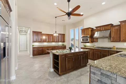Kitchen - 1732 W Gambit Trl, Phoenix, AZ 85085 photo 2 of 3