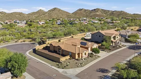 View/Area - 1732 W Gambit Trl, Phoenix, AZ 85085 photo 3 of 9