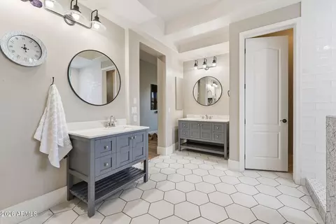 Bath - 3102 E Vaughn Ave, Gilbert, AZ 85234 photo 4 of 6