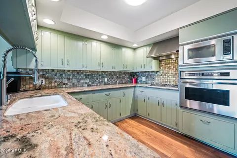Kitchen - 2007 E Rancho Dr, Phoenix, AZ 85016 photo 2 of 9