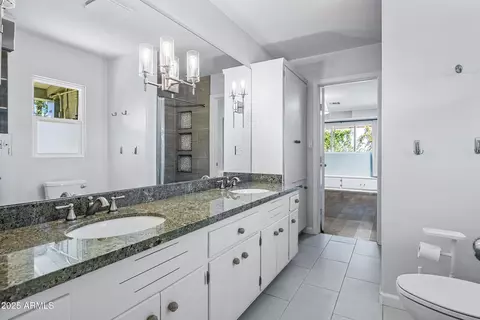 Bath - 2007 E Rancho Dr, Phoenix, AZ 85016 photo 6 of 7