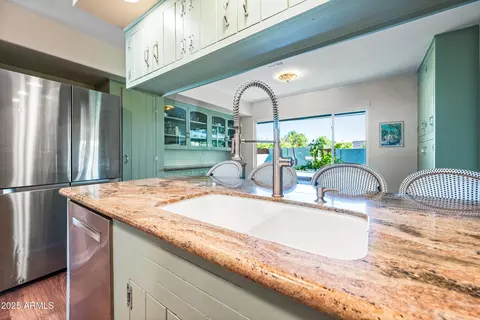 Kitchen - 2007 E Rancho Dr, Phoenix, AZ 85016 photo 6 of 9