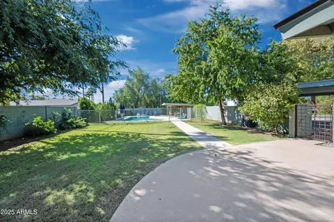 Exterior - 2007 E Rancho Dr, Phoenix, AZ 85016 photo 9 of 21