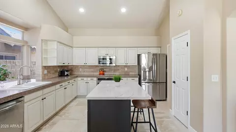 Kitchen - 1632 E Saltsage Dr, Phoenix, AZ 85048 photo 1 of 4