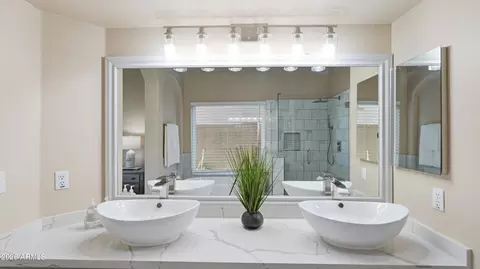 Bath - 1632 E Saltsage Dr, Phoenix, AZ 85048 photo 4 of 5