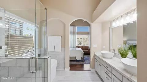 Bath - 1632 E Saltsage Dr, Phoenix, AZ 85048 photo 3 of 5