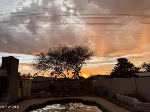 3852 W Mission Ln, Phoenix, AZ 85051