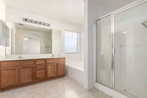 Bath - 8020 W Payson Rd W, Phoenix, AZ 85043 photo 1 of 2