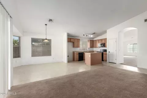 Living - 8020 W Payson Rd W, Phoenix, AZ 85043 photo 4 of 7