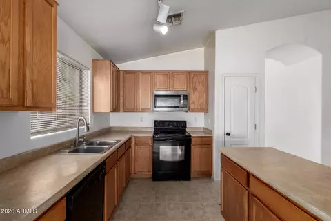 Kitchen - 8020 W Payson Rd W, Phoenix, AZ 85043 photo 1 of 2