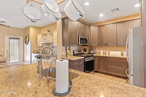 Kitchen - 3669 E Derringer Way, Gilbert, AZ 85297 photo 5 of 6