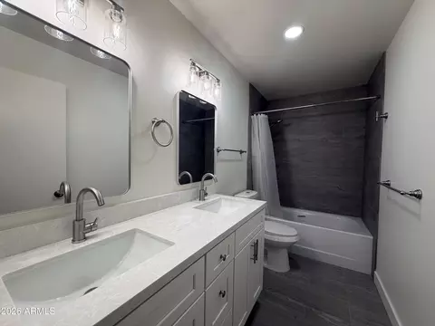 Bath - 3305 E Helena Dr, Phoenix, AZ 85032 photo 1 of 3