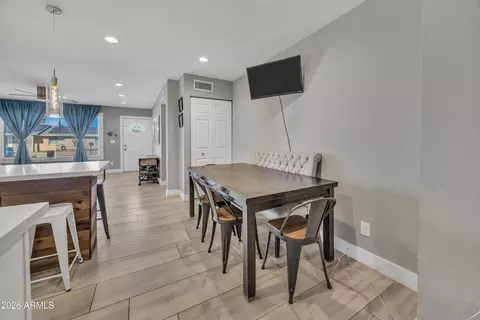 Dining - 2115 W Morrow Dr, Phoenix, AZ 85027 photo 1 of 1