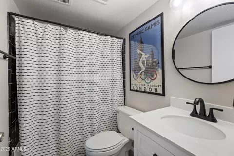 Bath - 520 E Watson Dr, Tempe, AZ 85283 photo 1 of 2