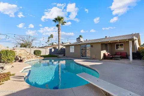 Exterior - 520 E Watson Dr, Tempe, AZ 85283 photo 1 of 2