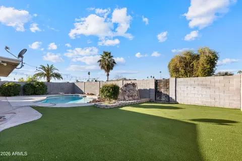 Exterior - 520 E Watson Dr, Tempe, AZ 85283 photo 2 of 2