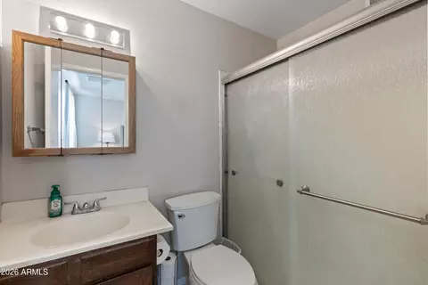 Bath - 520 E Watson Dr, Tempe, AZ 85283 photo 2 of 2