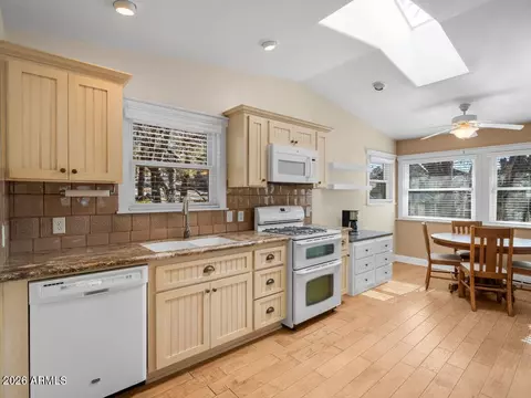 402 E Cherry Ave, Flagstaff, AZ 86001 photo 18