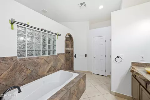 Bath - 318 S Goldfield Rd, Apache Junction, AZ 85119 photo 7 of 9