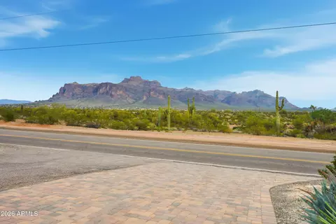 Exterior - 318 S Goldfield Rd, Apache Junction, AZ 85119 photo 6 of 11