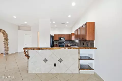 Kitchen - 318 S Goldfield Rd, Apache Junction, AZ 85119 photo 3 of 4
