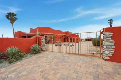 Exterior - 318 S Goldfield Rd, Apache Junction, AZ 85119 photo 3 of 11