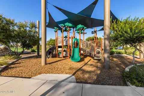 View/Area - 3888 E Chestnut Ln, Gilbert, AZ 85298 photo 5 of 5