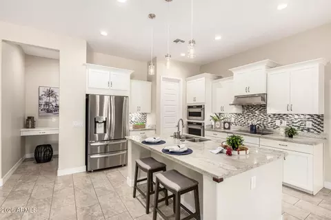 Kitchen - 3888 E Chestnut Ln, Gilbert, AZ 85298 photo 2 of 4