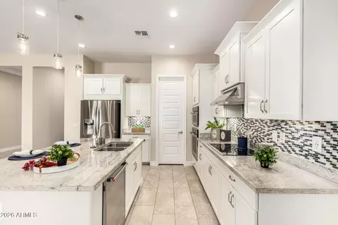 Kitchen - 3888 E Chestnut Ln, Gilbert, AZ 85298 photo 1 of 4
