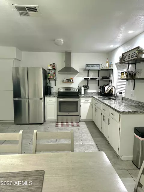 Kitchen - 8109 W Montecito Ave, Phoenix, AZ 85033 photo 2 of 2