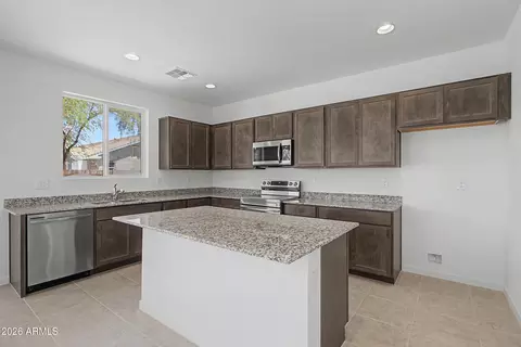 Kitchen - 10722 E Dragoon Cir, Mesa, AZ 85208 photo 3 of 6