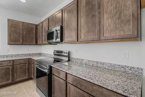 Kitchen - 10722 E Dragoon Cir, Mesa, AZ 85208 photo 4 of 6